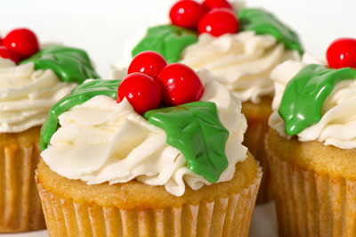 https://www.cremedelacakes.ca - Christmas Cupcakes