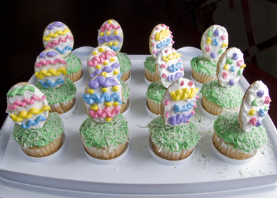 https://www.cremedelacakes.ca - Easter Cupcakes