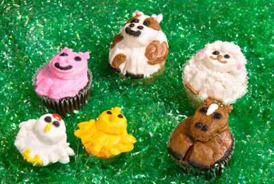 https://www.cremedelacakes.ca - Animal Cupcakes