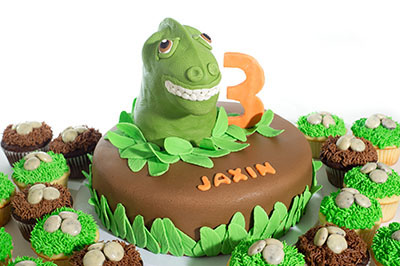 https://www.cremedelacakes.ca - Dinosaur Head