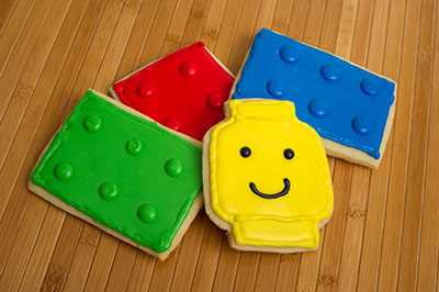 https://www.cremedelacakes.ca - Cookies - Lego