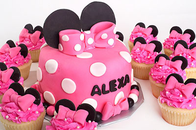 https://www.cremedelacakes.ca - Disney Decorated Cupcakes