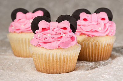 https://www.cremedelacakes.ca - Disney Decorated Cupcakes