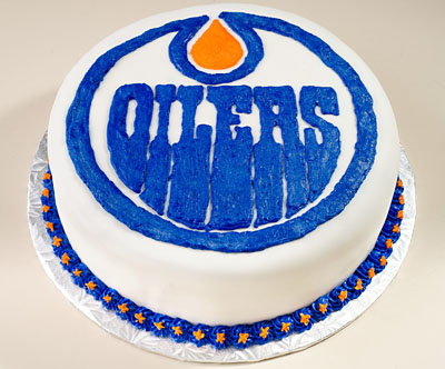 https://www.cremedelacakes.ca - Oilers Cake