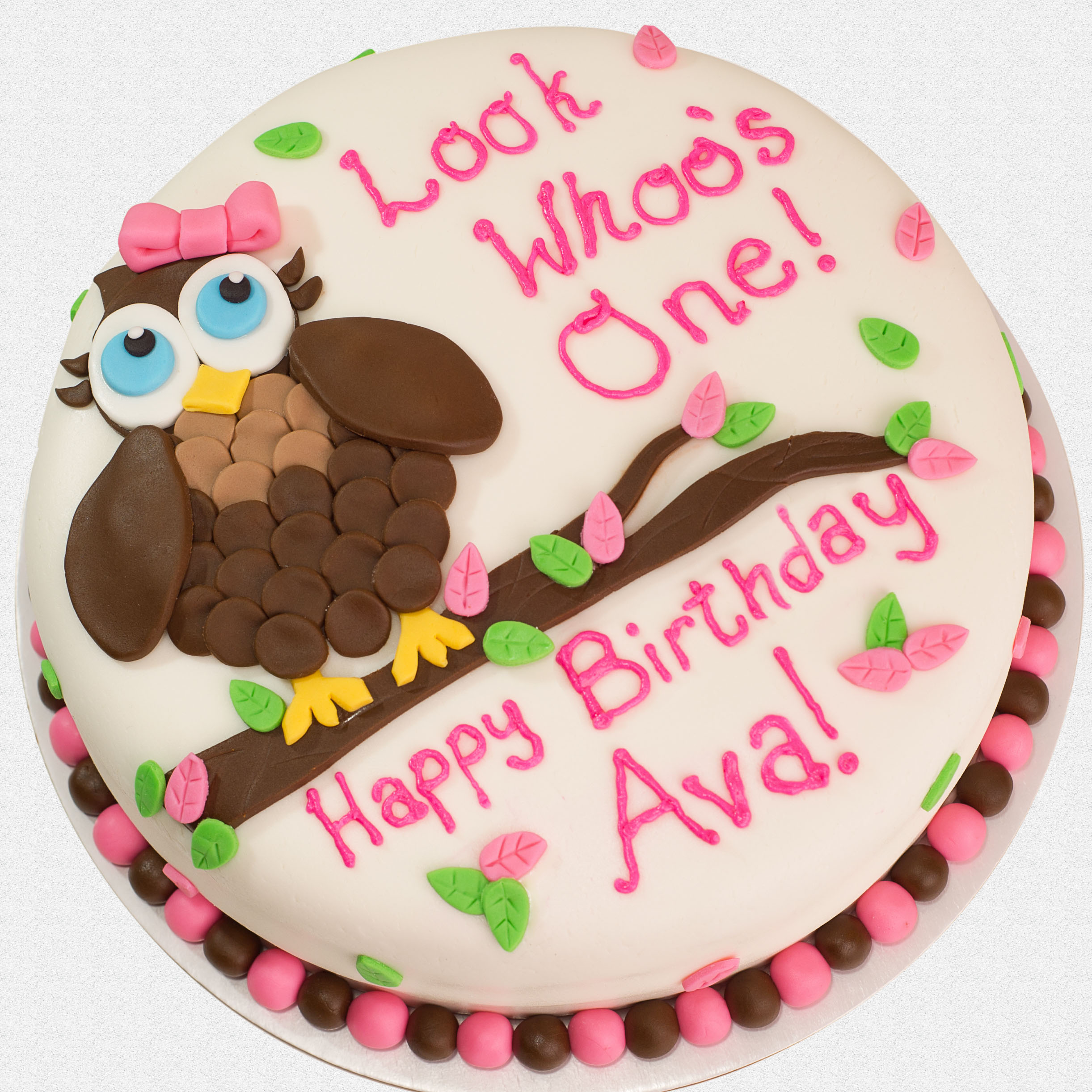 https://www.cremedelacakes.ca - Owl Cake