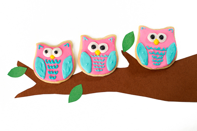 https://www.cremedelacakes.ca - Owl Cookies