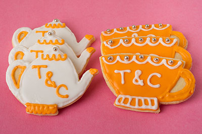 https://www.cremedelacakes.ca - Tea & Teacup Cookies