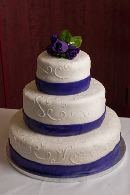 https://www.cremedelacakes.ca - 3-tier Wedding Cake with Ribbon